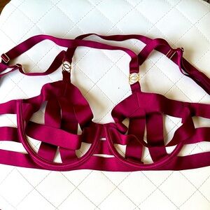 Victoria's Secret 32DD crimson strappy bra
